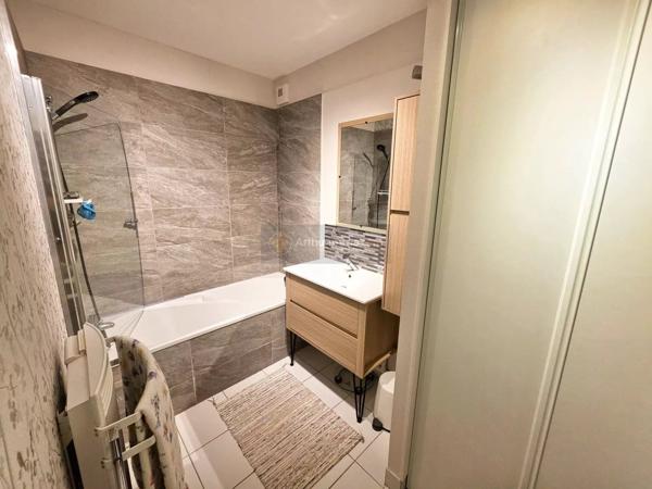 Vente                                                      Maison
                        
                     4 pièces                      92 m2                     à Brest