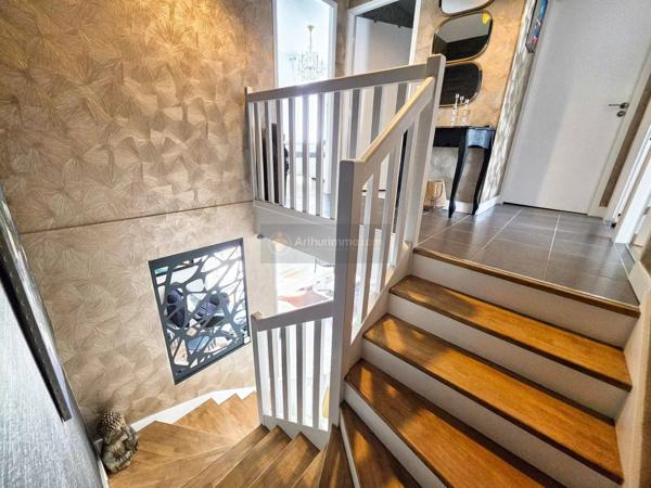 Vente                                                      Maison
                        
                     4 pièces                      92 m2                     à Brest