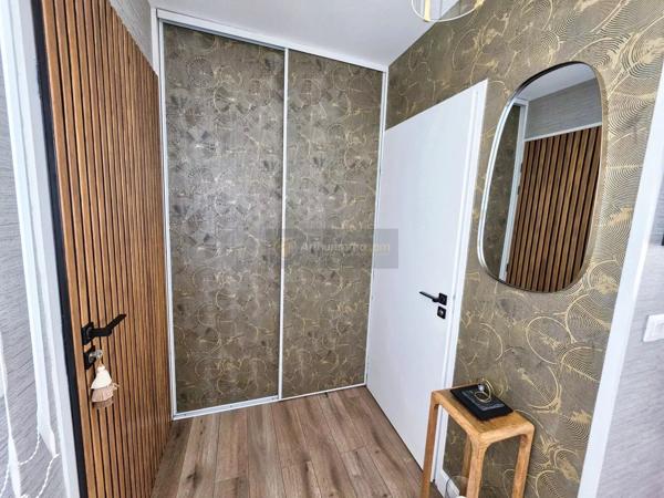 Vente                                                      Maison
                        
                     4 pièces                      92 m2                     à Brest