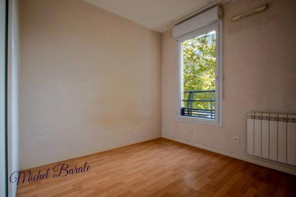Appartement Tassin-la-Demi-Lune – 38 m² avec terrasse et garage, idéalement situé.