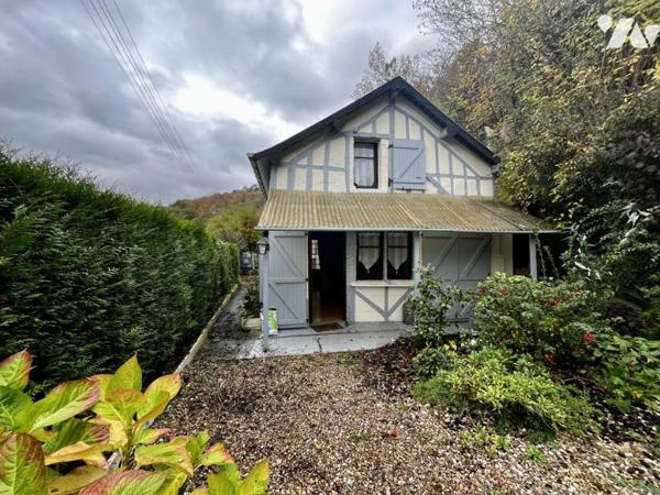 Maison de style normand, couverte en ardoises