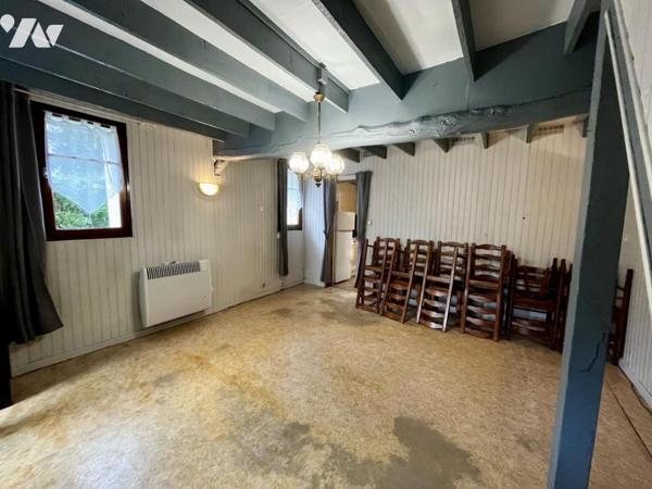 Maison de style normand, couverte en ardoises