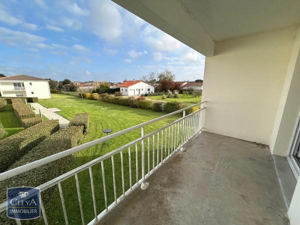 Appartement à louer 3 pièces 63.65m² Étaules (17750)