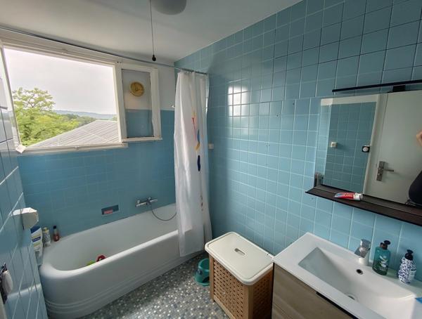 🏢 Immeuble mixte avec vue exceptionnelle - Centre-ville de Châteauneuf du Faou