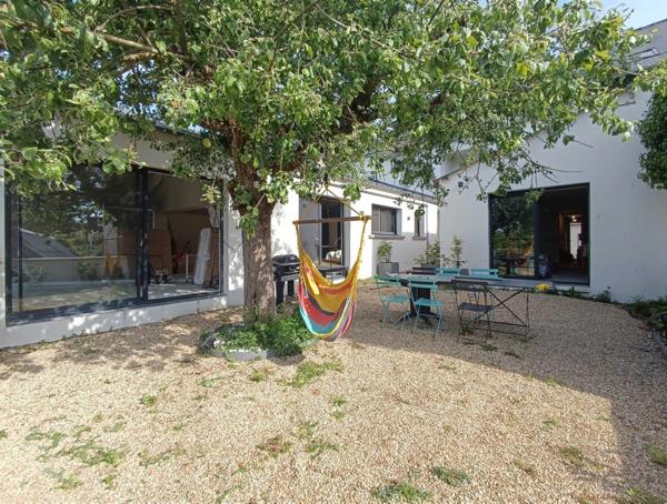 🏢 Immeuble mixte avec vue exceptionnelle - Centre-ville de Châteauneuf du Faou