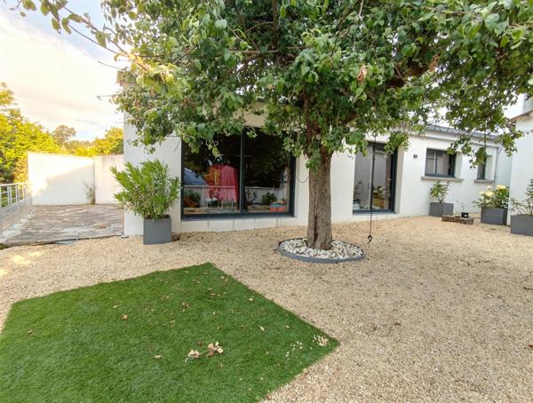 🏢 Immeuble mixte avec vue exceptionnelle - Centre-ville de Châteauneuf du Faou