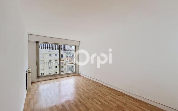 Appartement à vendre    1 pièce • 32,16 m2 Paris 15