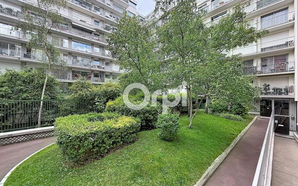 Appartement à vendre    1 pièce • 32,16 m2 Paris 15