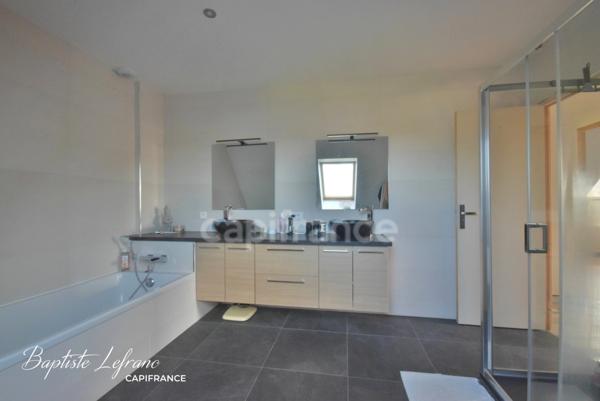 Maison familiale 6 pièces - 115 m² à BAUGÉ EN ANJOUR