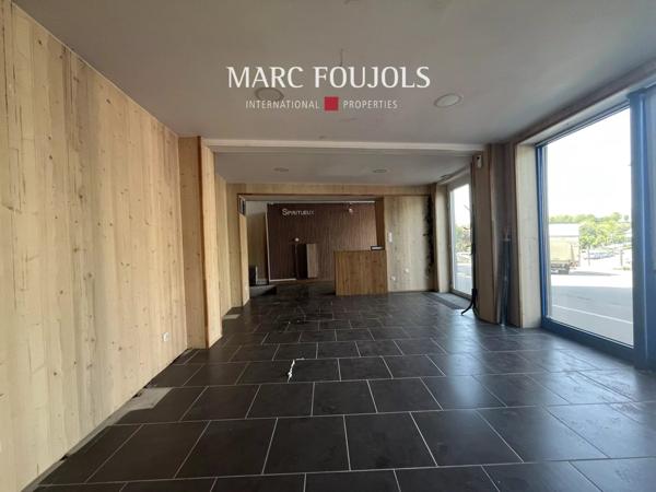 CHANTILLY CENTRE – Local commercial avec espace atypique en sous-sol