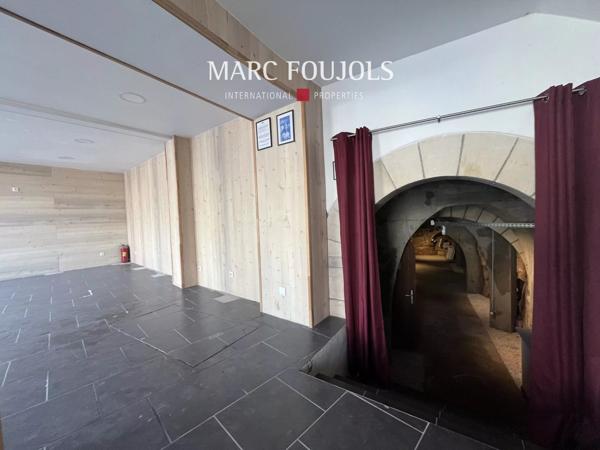 CHANTILLY CENTRE – Local commercial avec espace atypique en sous-sol