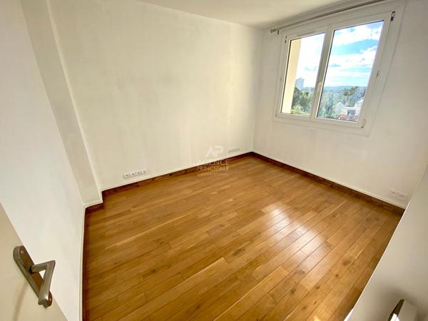 APPARTEMENT CONFLANS STE HONORINE - 4 PIÈCES - 67.5m² €179 000 ** - Référence 7438