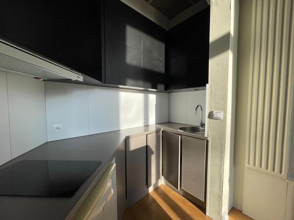 A LOUER : T2 à TOURCOING • Place de la Victoire - TOURCOING-CENTRE • 870 € CC • Réf. 00719-002