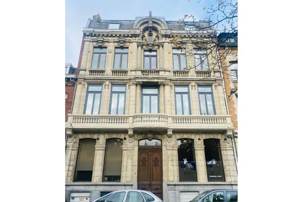 A LOUER : T2 à TOURCOING • Place de la Victoire - TOURCOING-CENTRE • 870 € CC • Réf. 00719-002