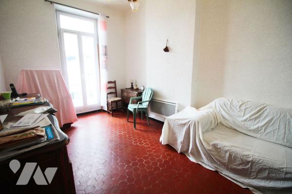 Appartement T2 (à rafraîchir) de 43m2 Carrez dans le quartier des Chartreux (4e).