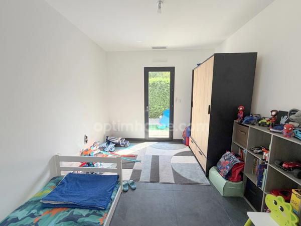 Maison contemporaine de plain-pied 128 m² habitables – DPE A – 3 chambres – Romorantin-Lanthenay (41200)