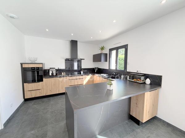 Maison contemporaine de plain-pied 128 m² habitables – DPE A – 3 chambres – Romorantin-Lanthenay (41200)