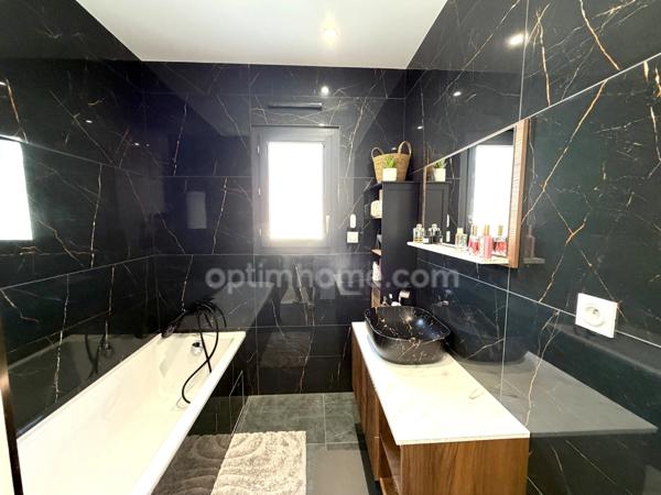 Maison contemporaine de plain-pied 128 m² habitables – DPE A – 3 chambres – Romorantin-Lanthenay (41200)