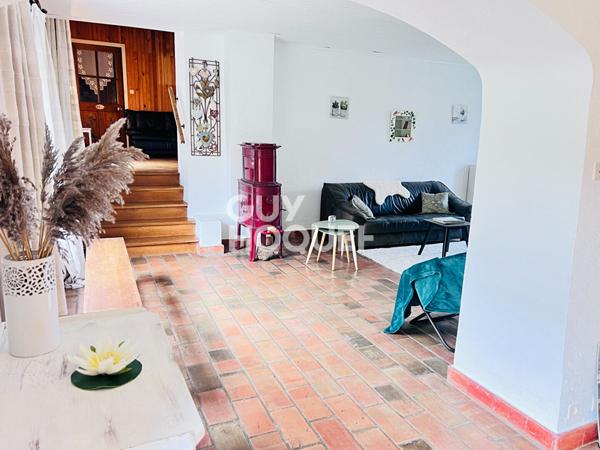 MAISON À VENDRE DE 10 PIÈCES DE 215,00 M²