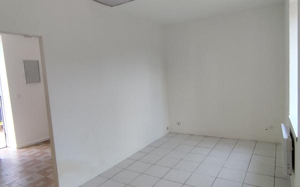 Maison à vendre    2 pièces •  Miribel