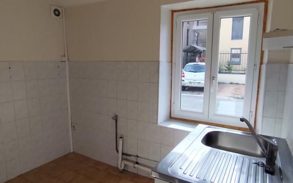 Maison à vendre    2 pièces •  Miribel