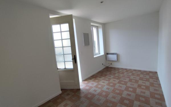 Maison à vendre    2 pièces •  Miribel