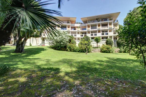 Appartement Cannes 3 pièces 67 m2 avec Terrasse et Garage - Résidence de Prestige, Cannes Petit Juas