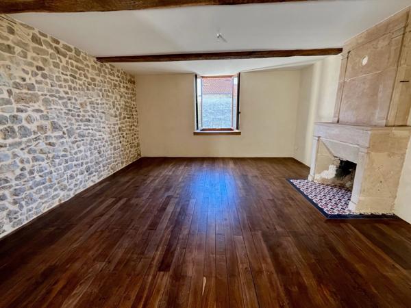 Amoureux de vieilles pierres! Cette maison est faite pour vous!