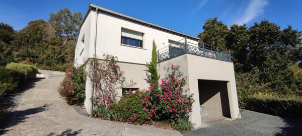 Maison
         4 pièces
        - 124 m² 369 000 € *