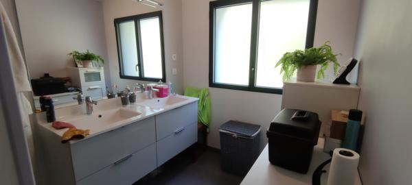 Maison
         4 pièces
        - 124 m² 369 000 € *
