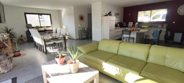 Maison
         4 pièces
        - 124 m² 369 000 € *