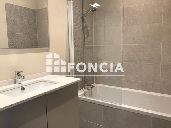 Location Appartement 3 pièces 54.28 m² - 38 RUE LAENNEC Quimper 29000
