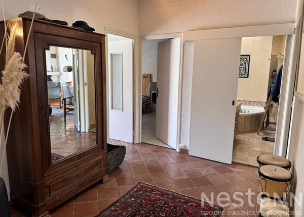 Vente immeuble Carcassonne comprenant local commercial loué 1751 euros et logement 115 m² avec terrasse