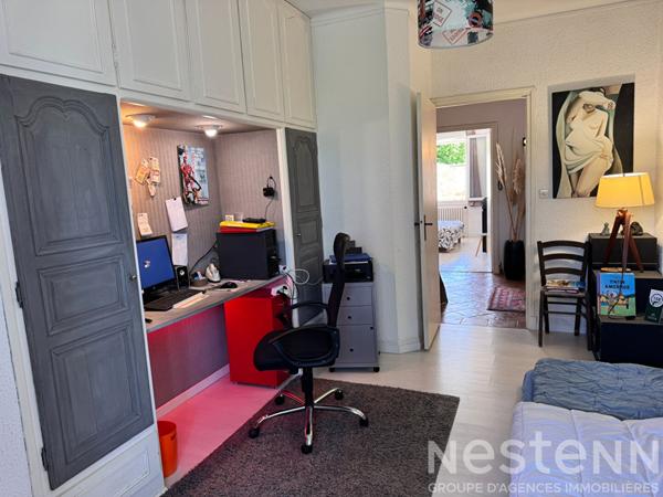 Vente immeuble Carcassonne comprenant local commercial loué 1751 euros et logement 115 m² avec terrasse