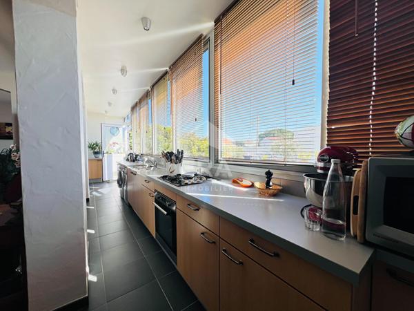 RARE - APPARTEMENT DE CARACTERE - GRANDE TERRASSE - PLEIN CENTRE