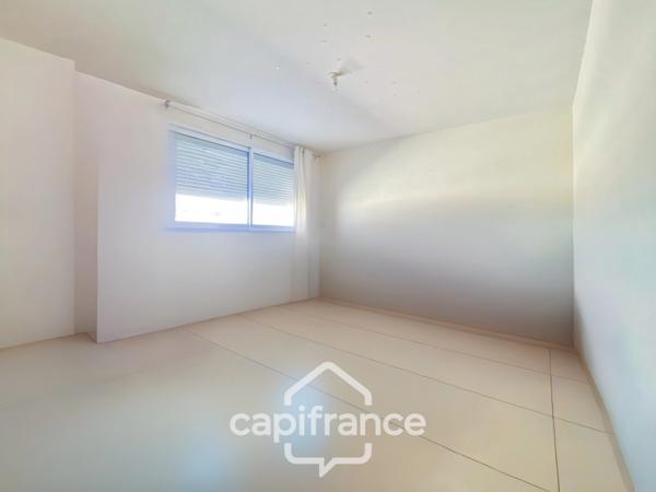 Murs, local d'activité et bureaux à vendre LE SOLER (66) - 792 m² environ