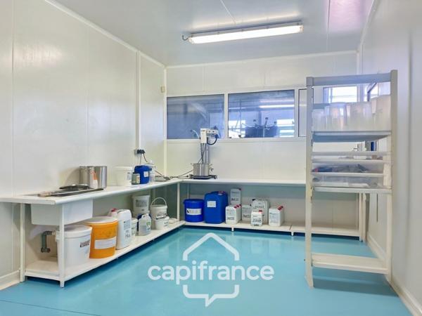 Murs, local d'activité et bureaux à vendre LE SOLER (66) - 792 m² environ