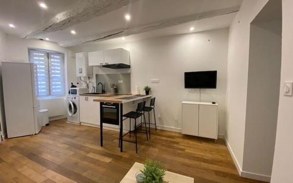 Appartement à louer    1 pièce •  Avignon