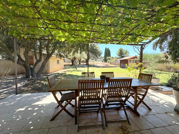 A VENDRE 13350 CHARLEVAL MAISON PLAIN PIED 5 PIECES D'ENVIRON 116M² AVEC GARAGE, ABRI ET JARDIN