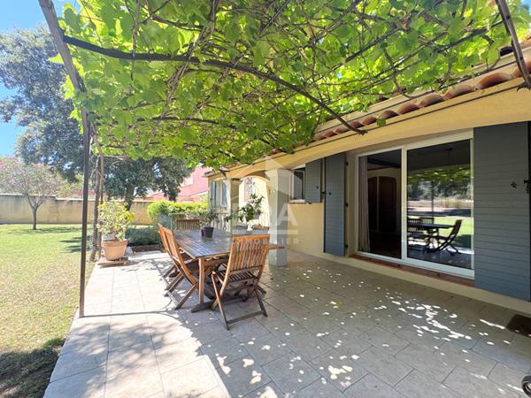 A VENDRE 13350 CHARLEVAL MAISON PLAIN PIED 5 PIECES D'ENVIRON 116M² AVEC GARAGE, ABRI ET JARDIN