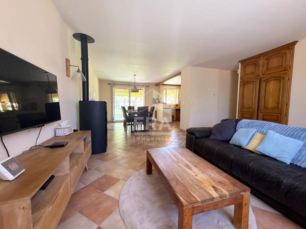 A VENDRE 13350 CHARLEVAL MAISON PLAIN PIED 5 PIECES D'ENVIRON 116M² AVEC GARAGE, ABRI ET JARDIN