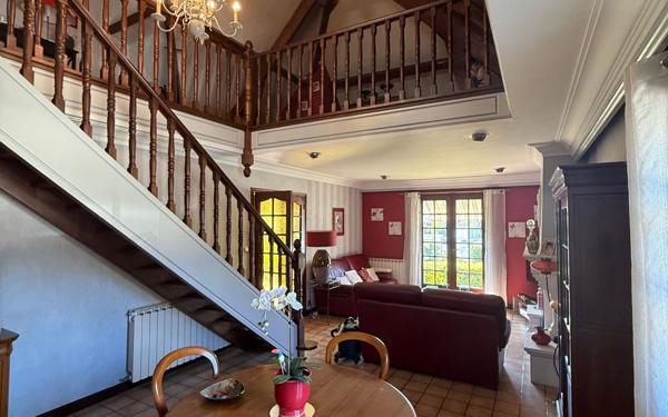 Maison à vendre    5 pièces •  Idron