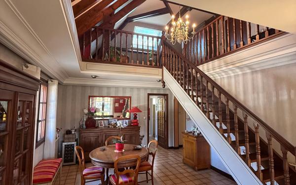 Maison à vendre    5 pièces •  Idron