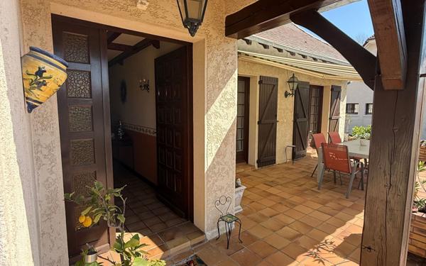 Maison à vendre    5 pièces •  Idron