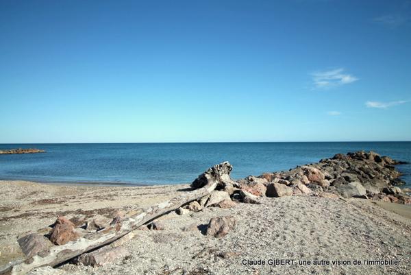 Frontignan (34110) Maison de plage en R+1 avec terrasse carrelée à 50 mètres de la mer à Frontignan-Plage