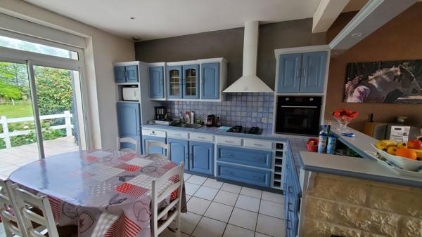 Maison à Ploudaniel, 29260 - 4 pièces 180m²