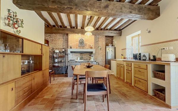 Maison à vendre    8 pièces • 286 m2 Esbarres