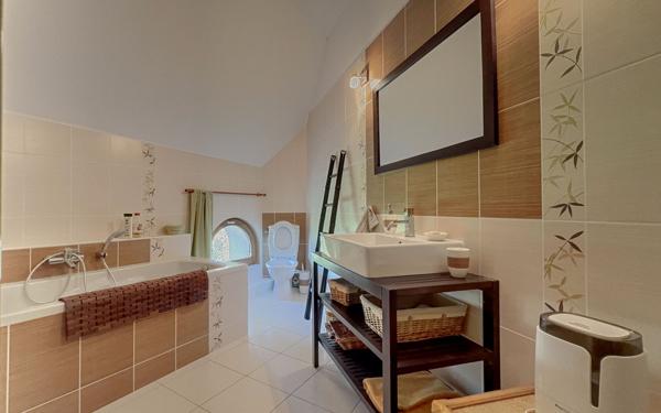 Maison à vendre    8 pièces • 286 m2 Esbarres