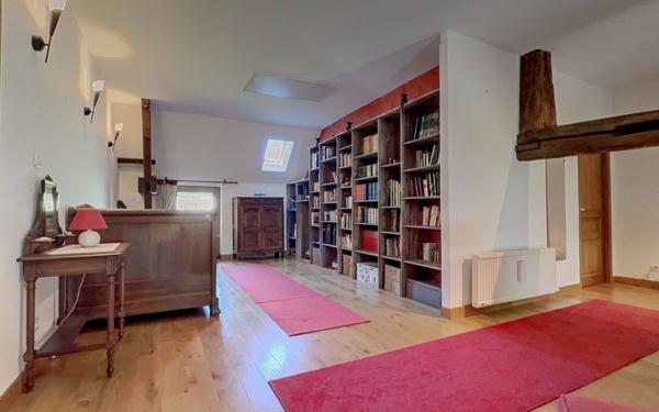 Maison à vendre    8 pièces • 286 m2 Esbarres