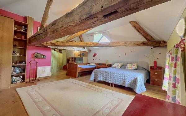 Maison à vendre    8 pièces • 286 m2 Esbarres